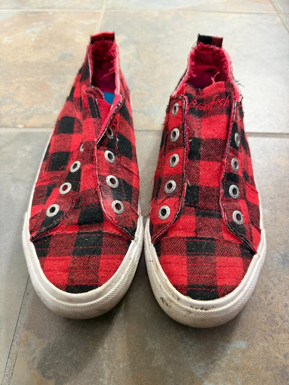 Blowfish Malibu Play Slip-On Sneakers Red Black Buffalo Plaid Size 10